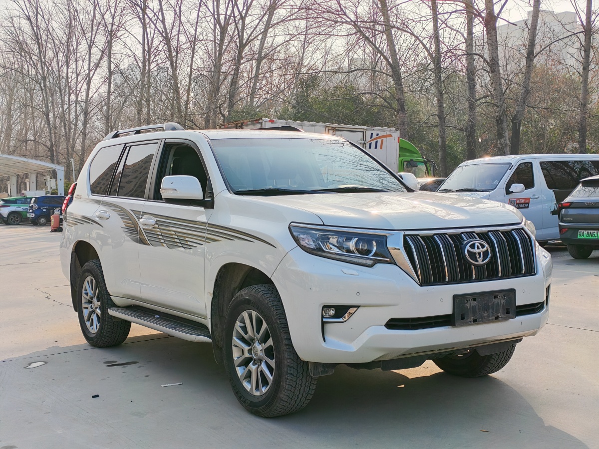 Toyota Land Cruiser Prado 2018 #3 Toyota Land Cruiser Prado 2018 car image #3