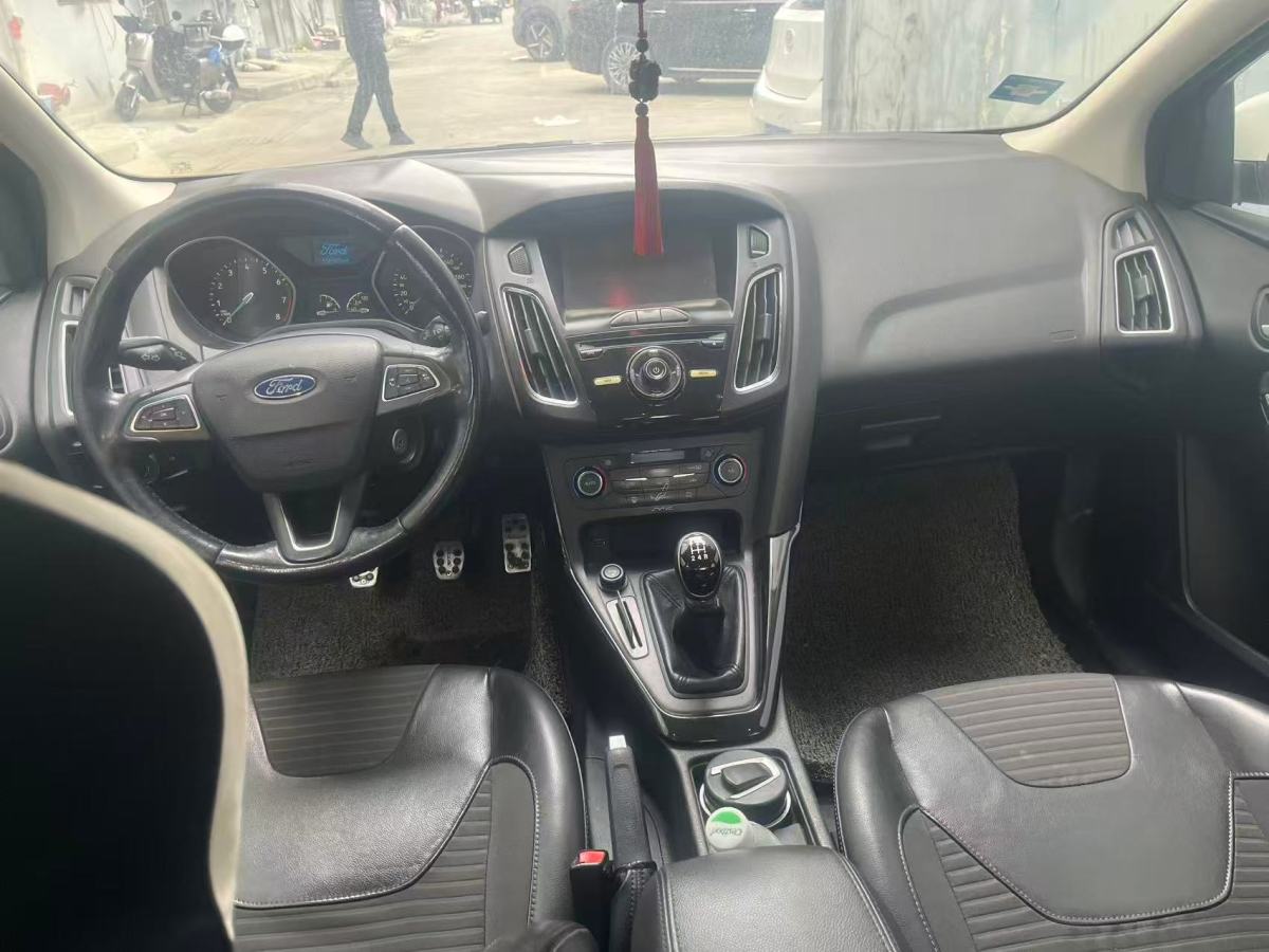 Ford Focus 2014 car image #3