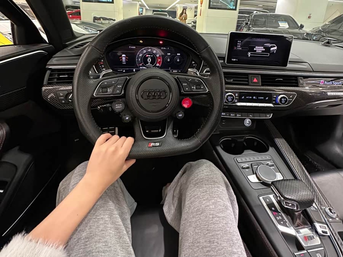 Audi RS 4 2019 car image #3