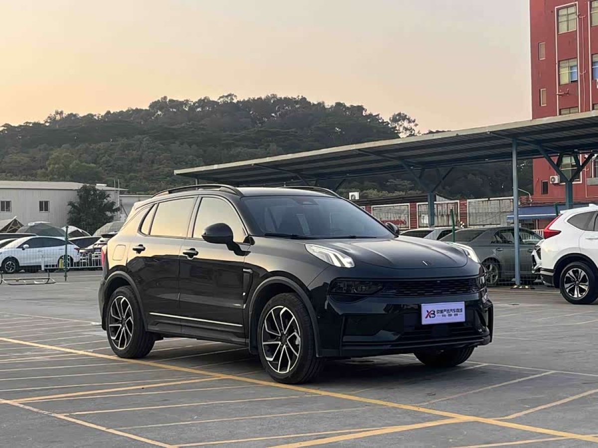 Lynk & Co 01 EM-P 2022 car image #3