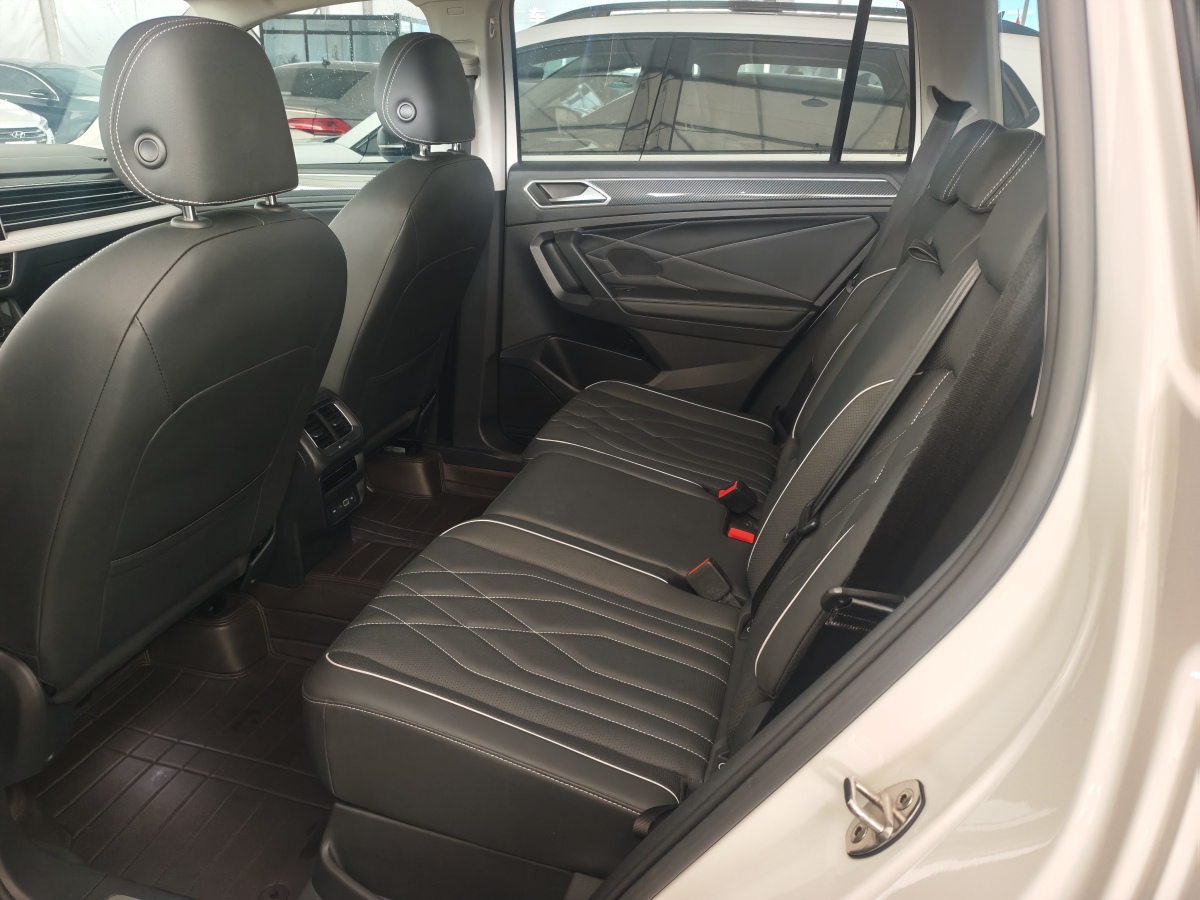 Citroen Tiguan L 2021 car image #3