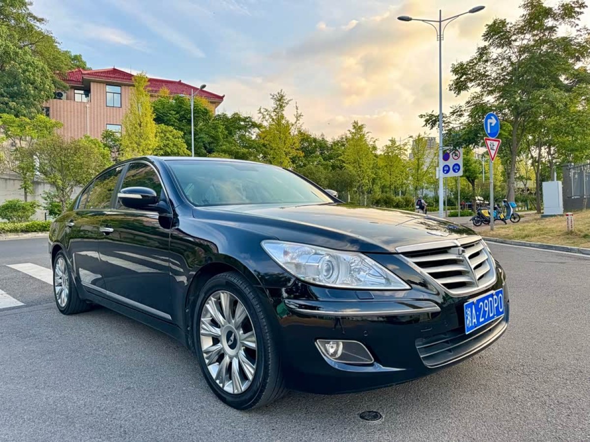 Hyundai Rohens 2010 #3 Hyundai Rohens 2010 car image #3