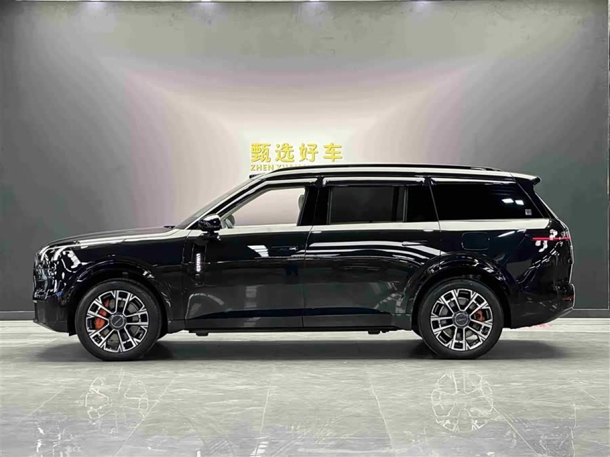 Lynk & Co 900 2025 car image #3