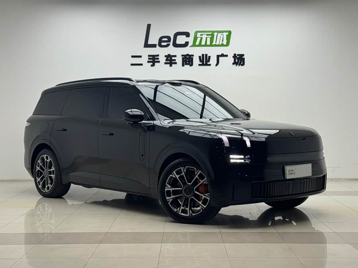 Lynk & Co 900 2025 car image #3
