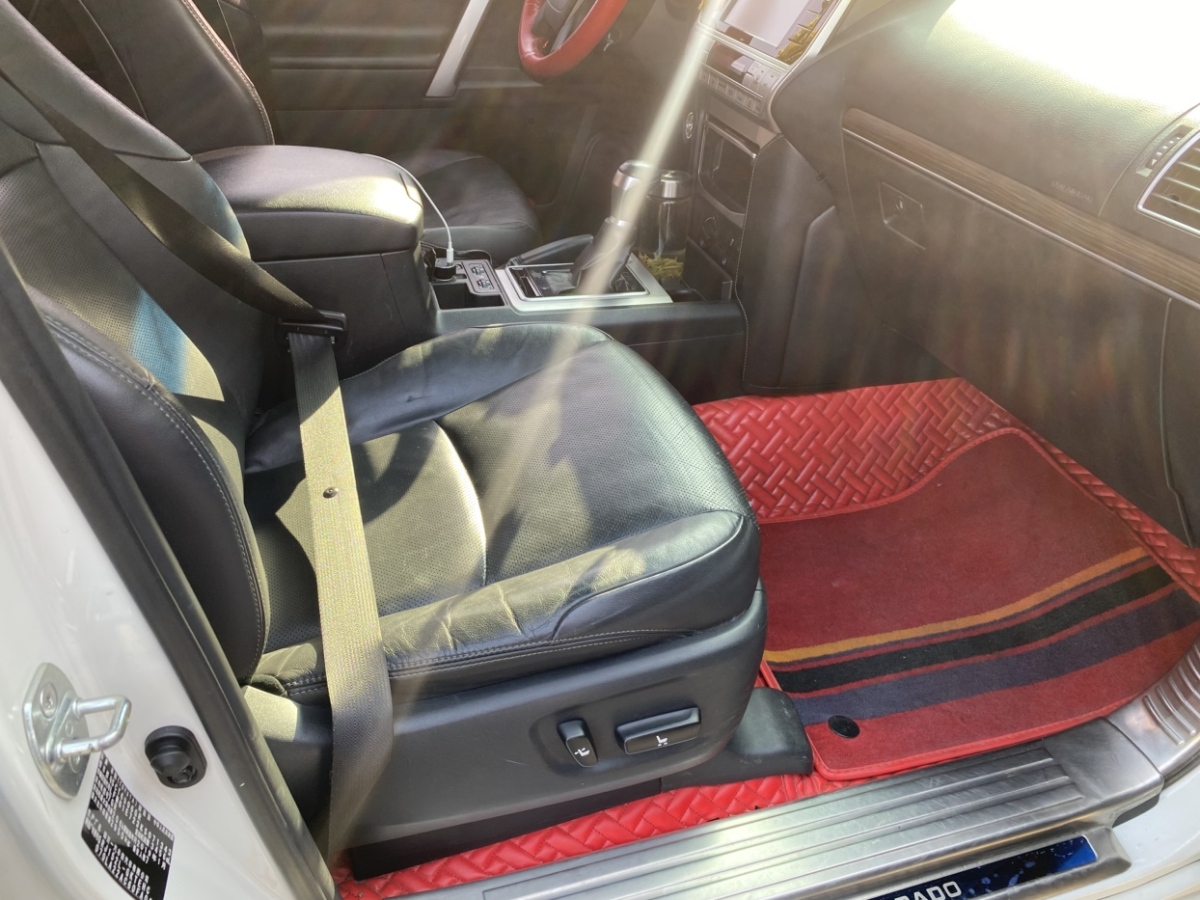 Toyota Land Cruiser Prado 2018 immagine di auto #3