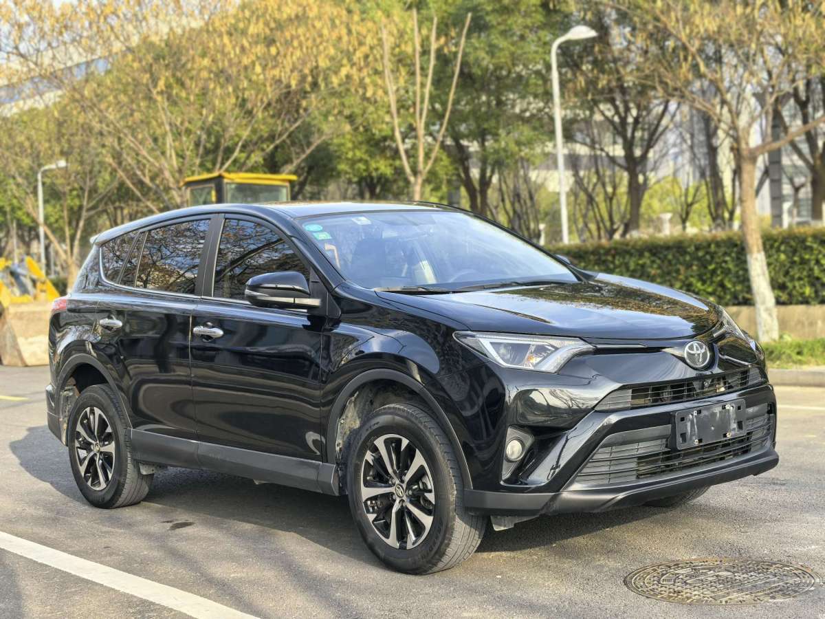 Toyota RAV4 2019 #3 Toyota RAV4 2019 car image #3