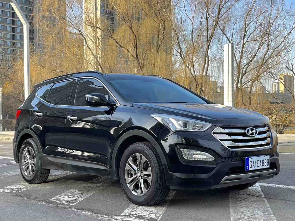 Hyundai Santa Fe 2013 car image #3