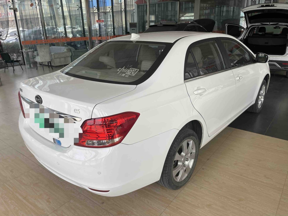 BYD e5 2017 #3 BYD e5 2017 car image #3