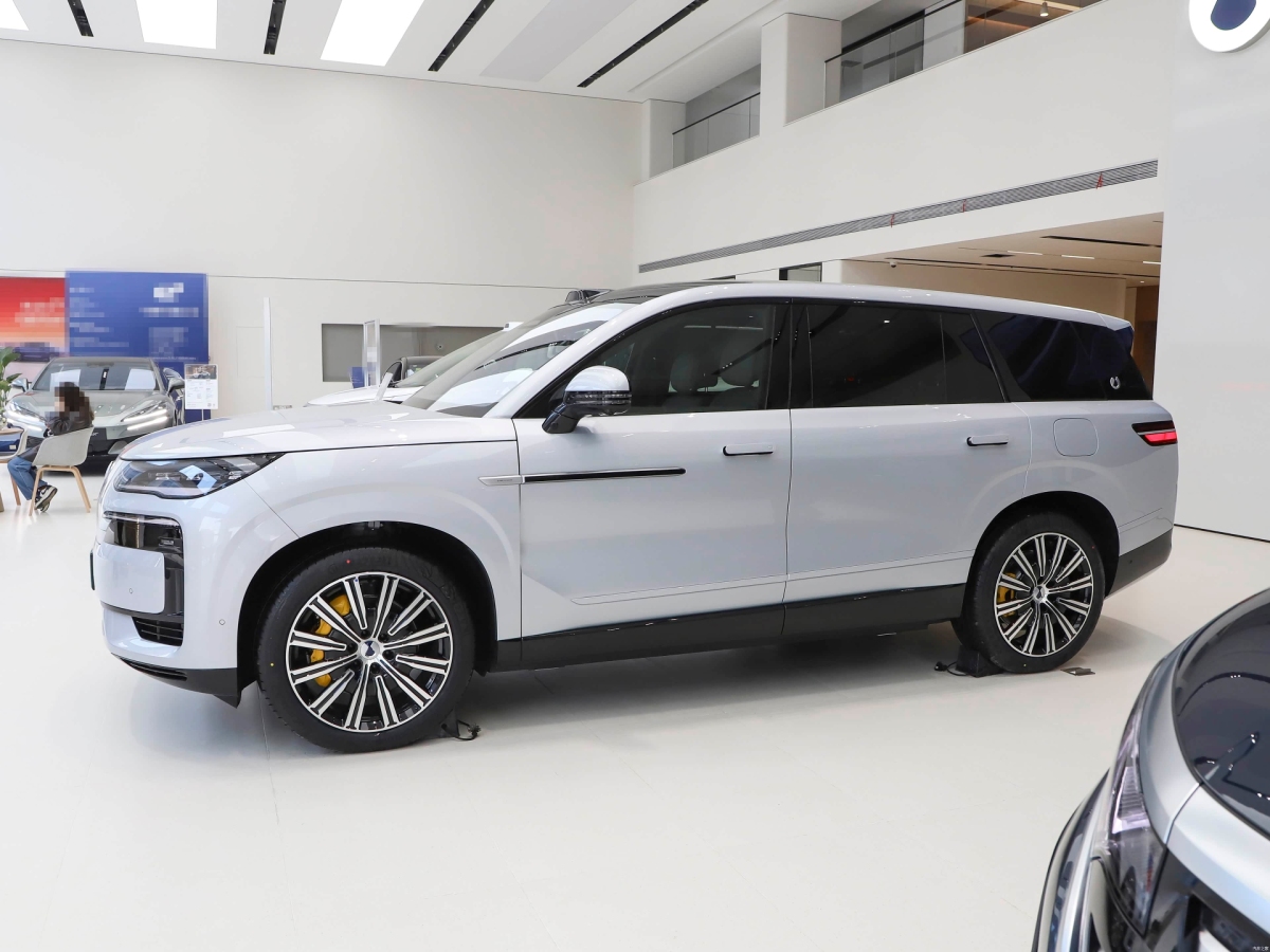 Denza N9 2025 #3 Denza N9 2025 car image #3