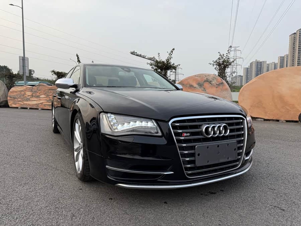 Audi S8 2014 car image #3
