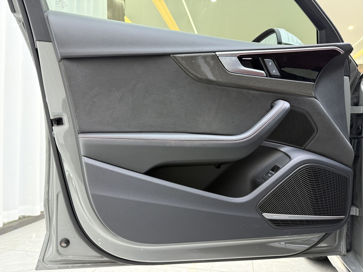 五菱汽车 奥迪S4 2022 汽车图片 #3