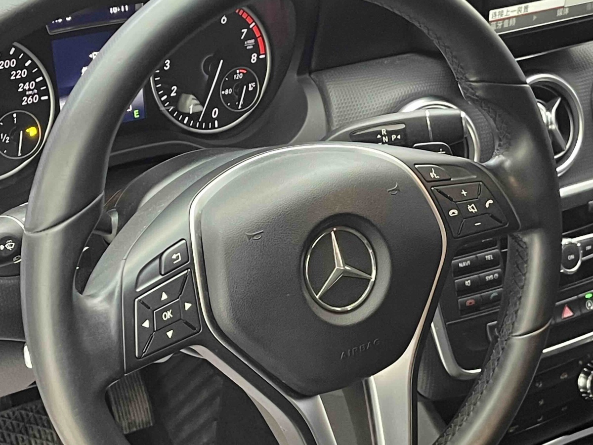 Mercedes-Benz A Class (Imported) 2015 imagem de carro #3