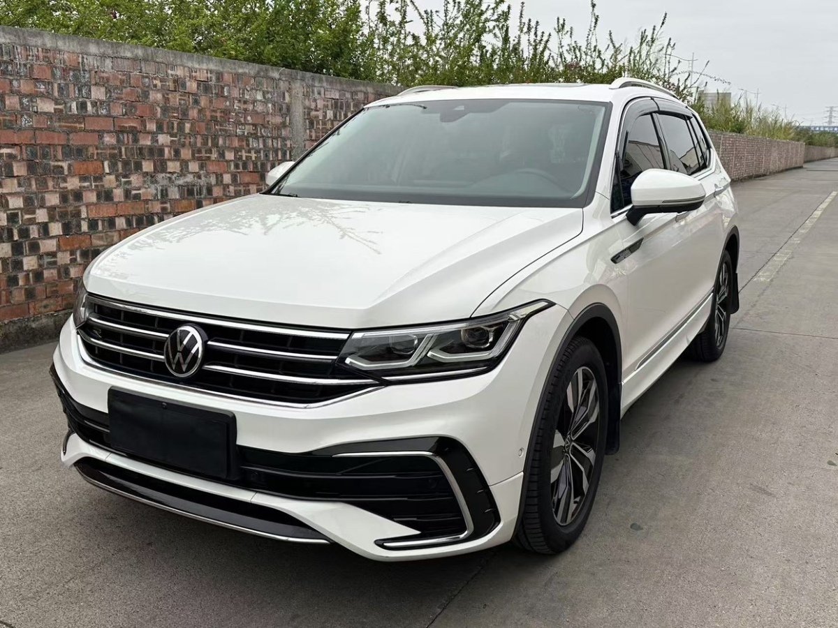 Volkswagen Tiguan L 2022 #3 Volkswagen Tiguan L 2022 car image #3