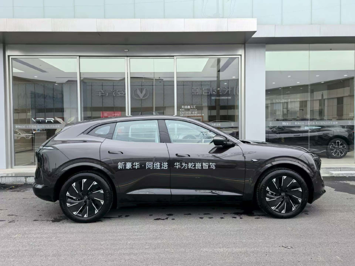 Avatr 07 2025 car image #3