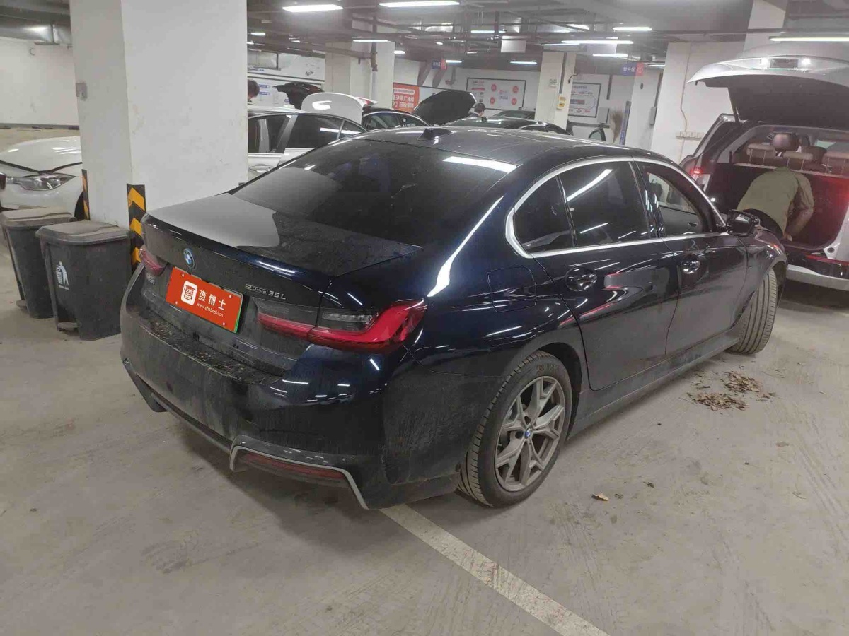 BMW i3 2025 immagine di auto #3