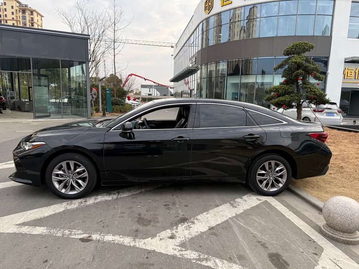Toyota Avalon 2020 car image #3