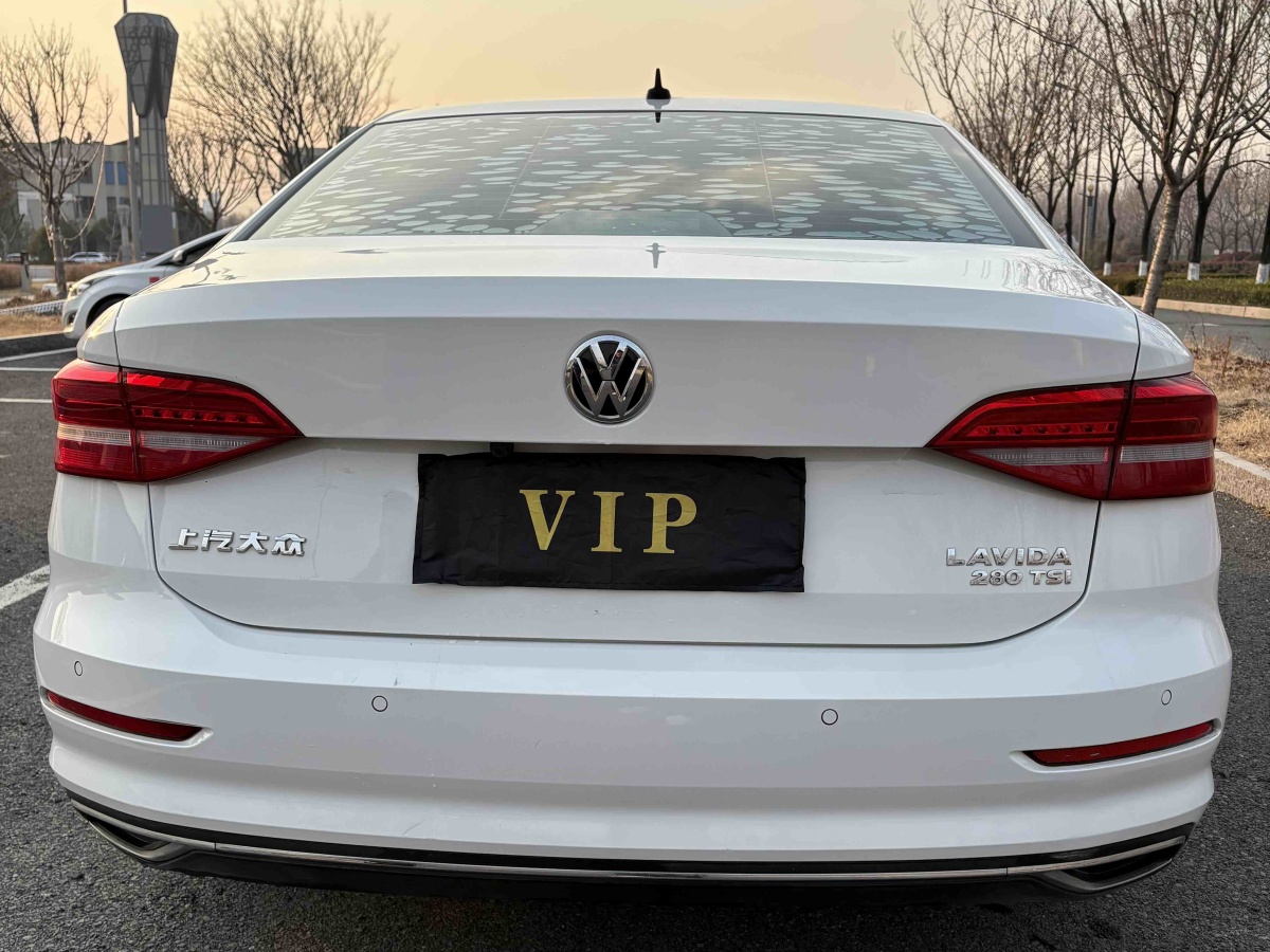 Volkswagen Lavida 2019 car image #3