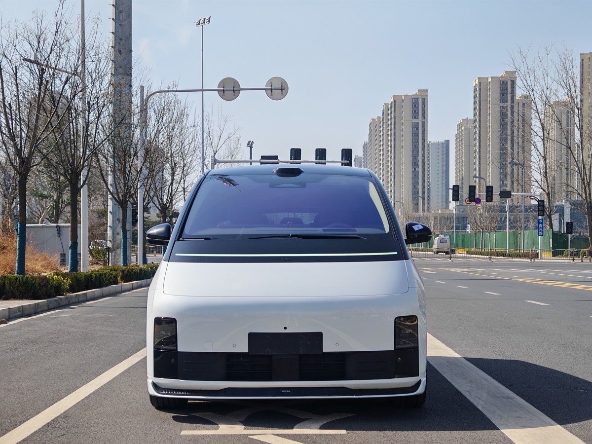 理想汽车 理想MEGA 2025 汽车图片 #3