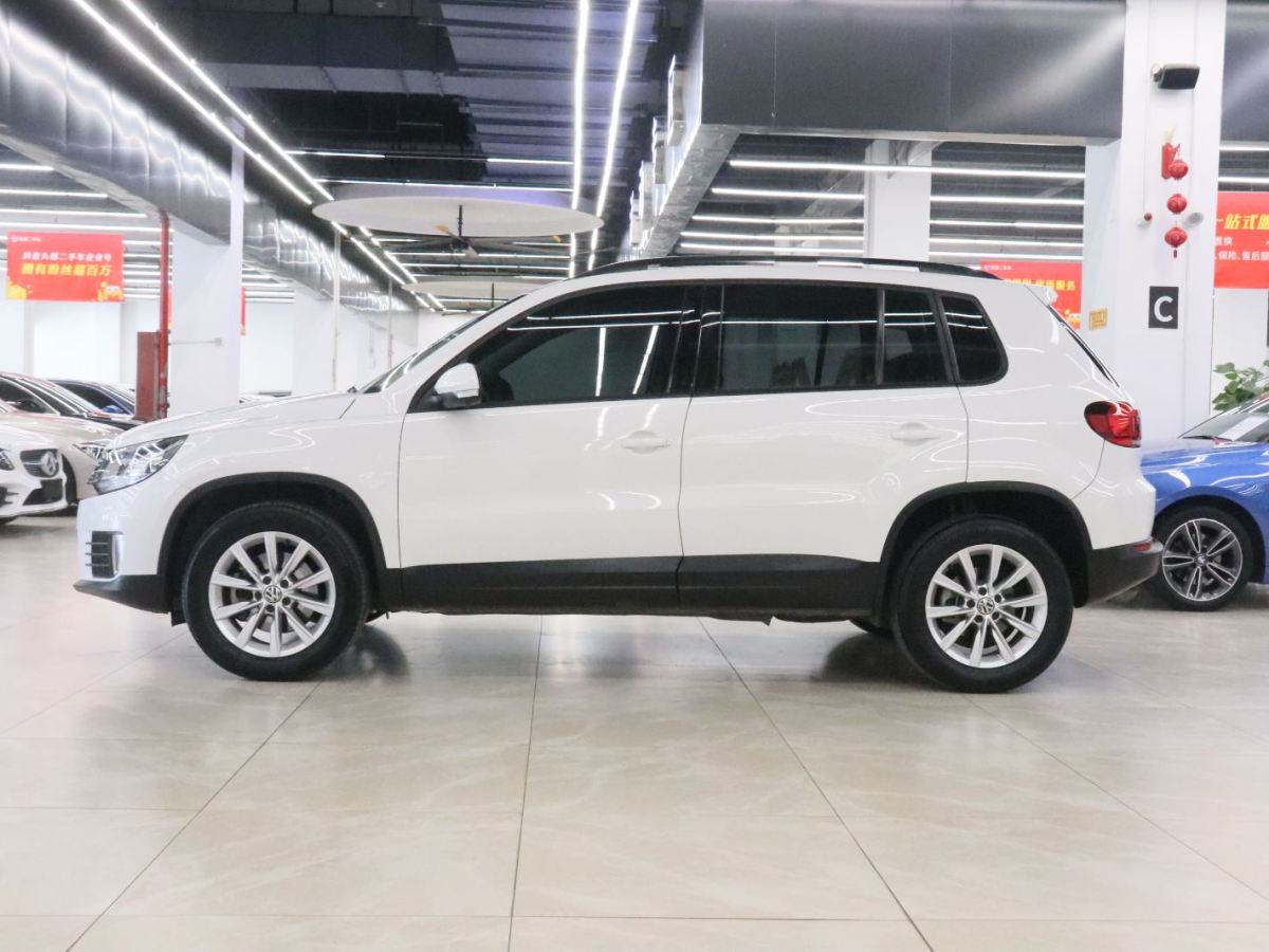 Volkswagen Tiguan 2018 immagine di auto #3