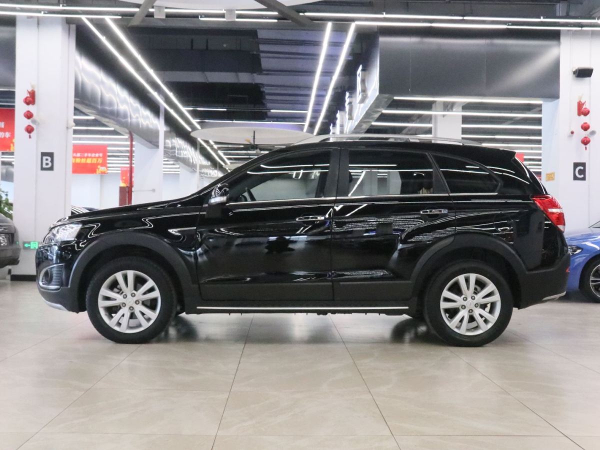 Chevrolet Captiva 2016 car image #3