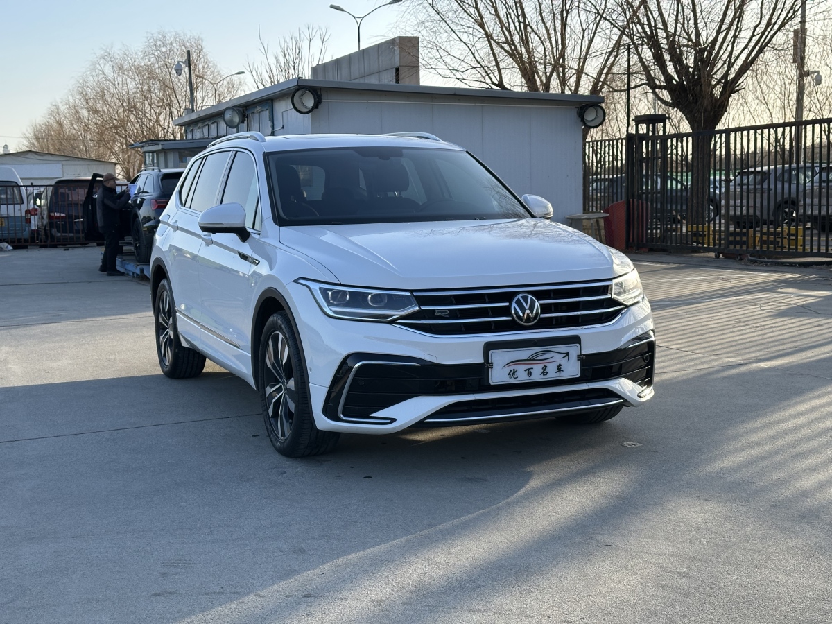 Volkswagen Tiguan L 2021 car image #3