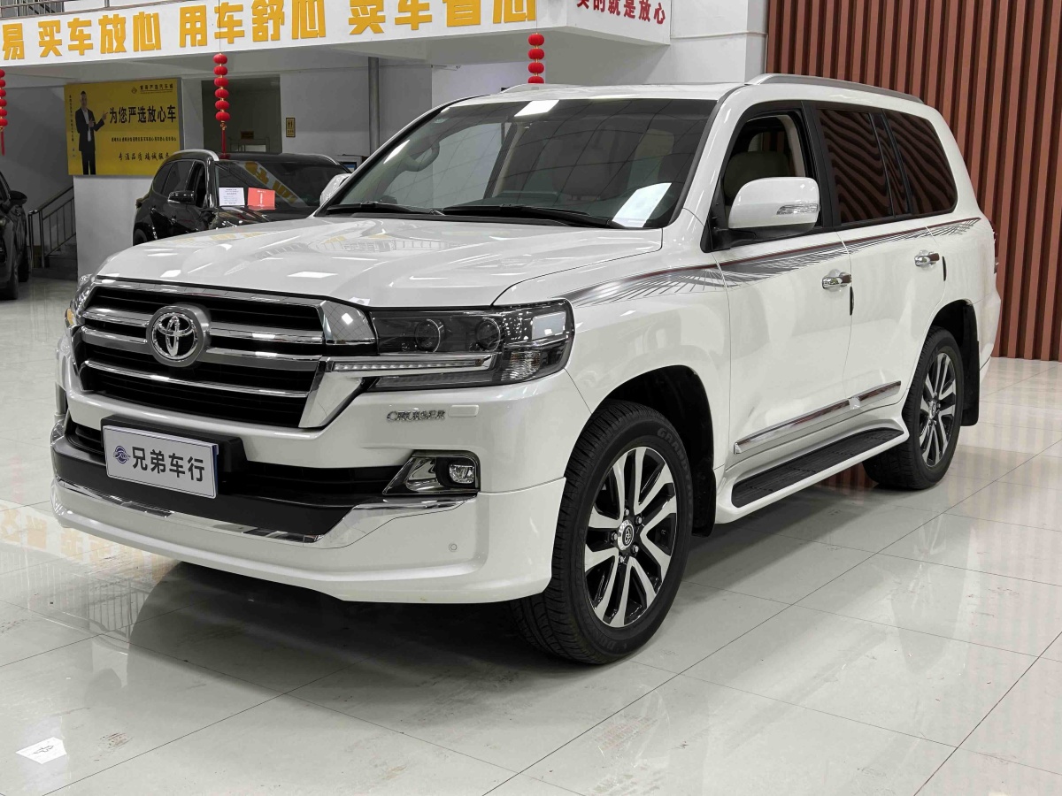 Toyota Land Cruiser 2019 #3 Toyota Land Cruiser 2019 car image #3