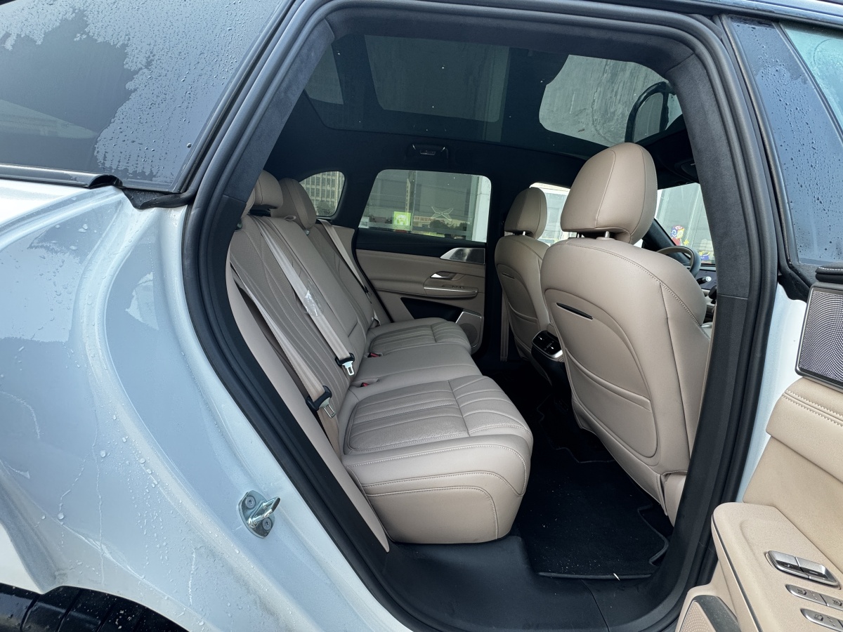 Xpeng G9 2025 #3 Xpeng G9 2025 car image #3