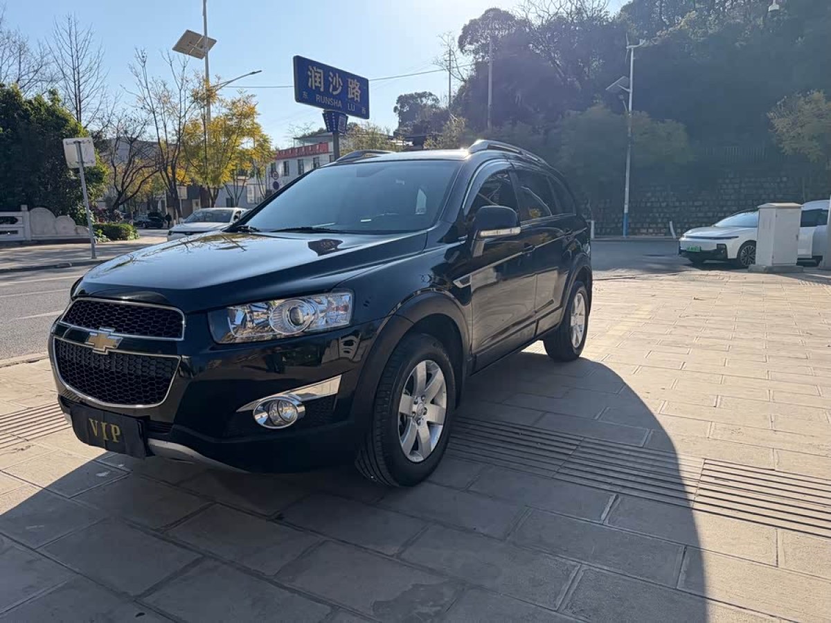 Chevrolet Captiva 2015 car image #3