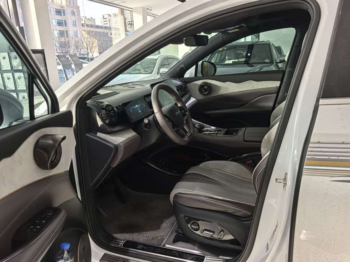 BYD Frigate 07 2024 #3 BYD Frigate 07 2024 car image #3