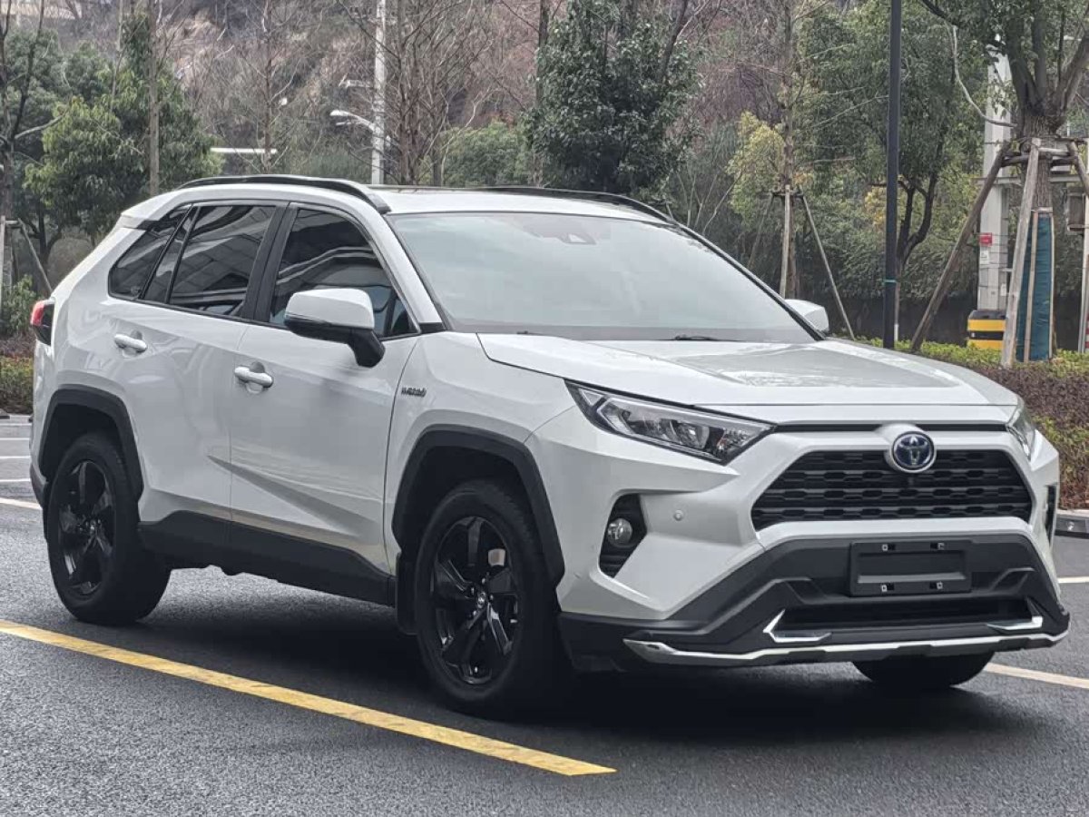 Toyota RAV4 Hybird E+ 2021 immagine di auto #3