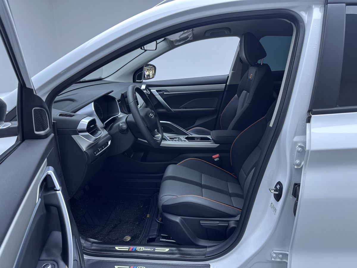 GEELY Coolray 2025 car image #3