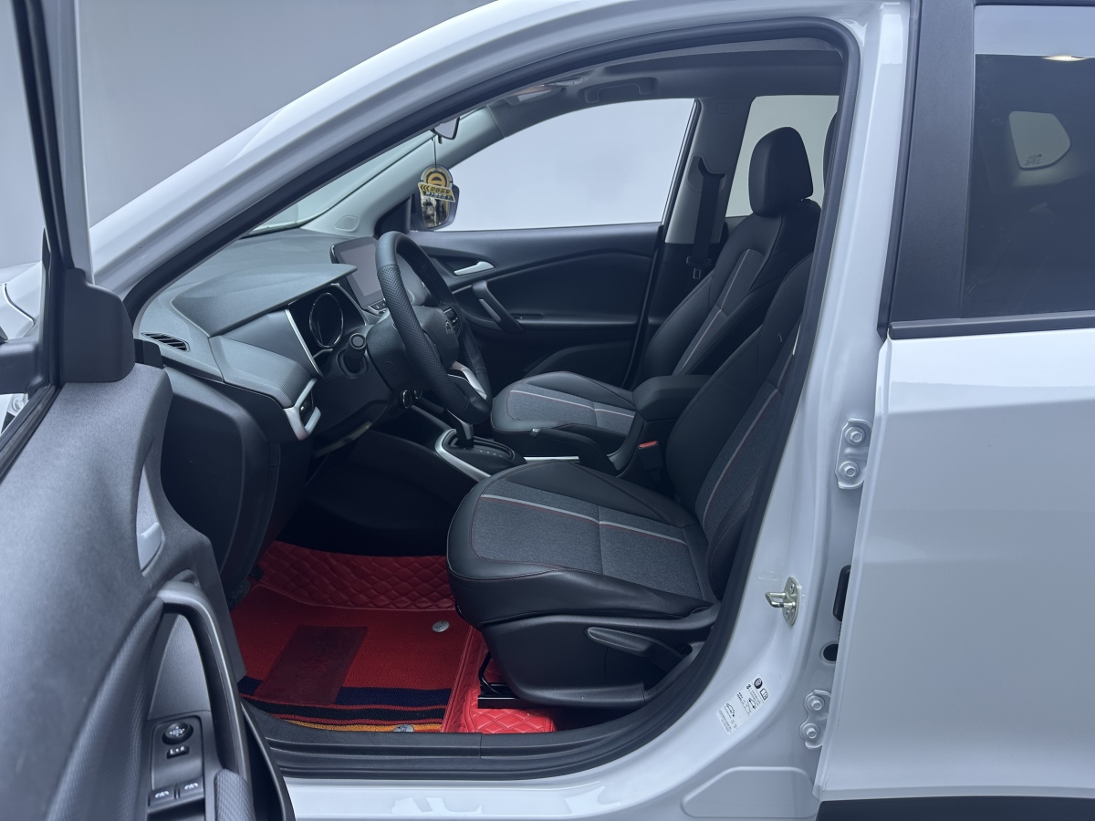 Chevrolet Tracker 2020 immagine di auto #3