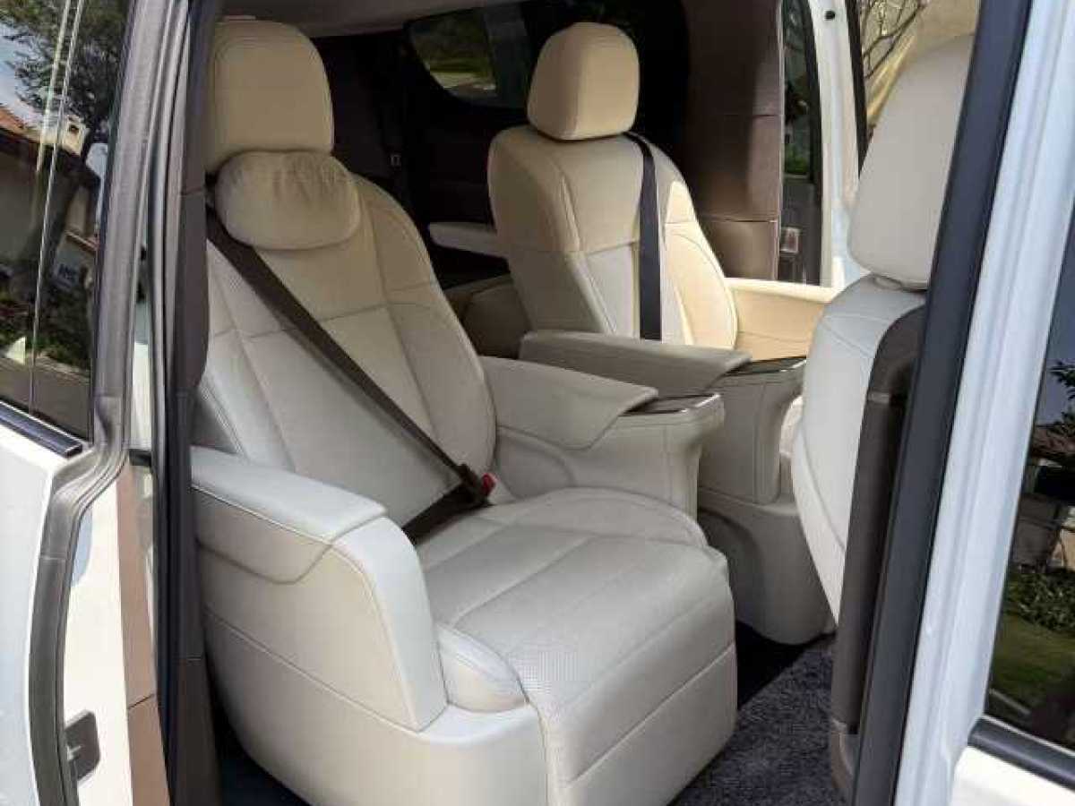 理想汽车 理想MEGA 2024 汽车图片 #3