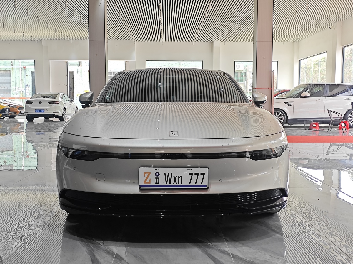 极氪 极氪007 2024 汽车图片 #3