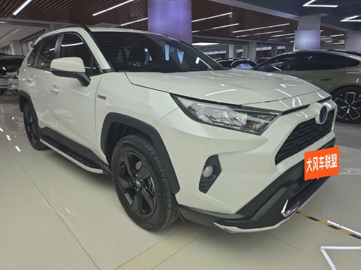 Toyota RAV4 2021 car image #3