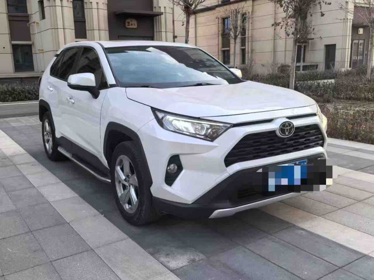 Toyota RAV4 2020 изображение автомобиля #3