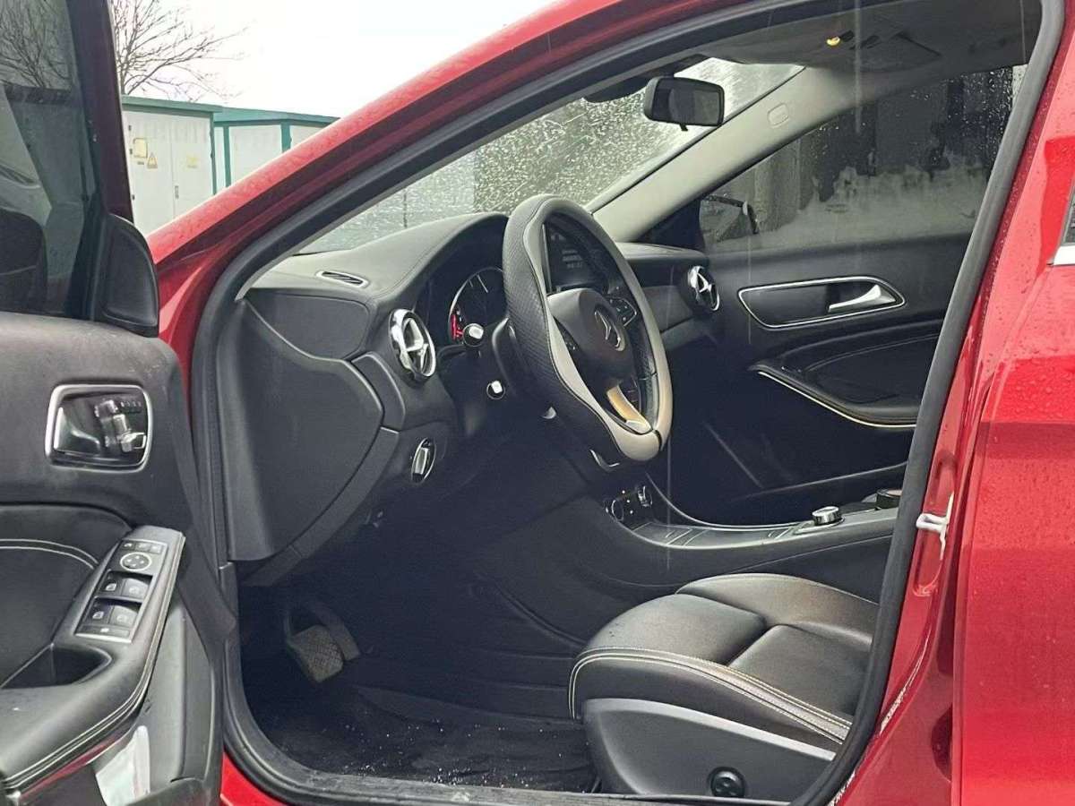 Mercedes-Benz 2018 car image #3