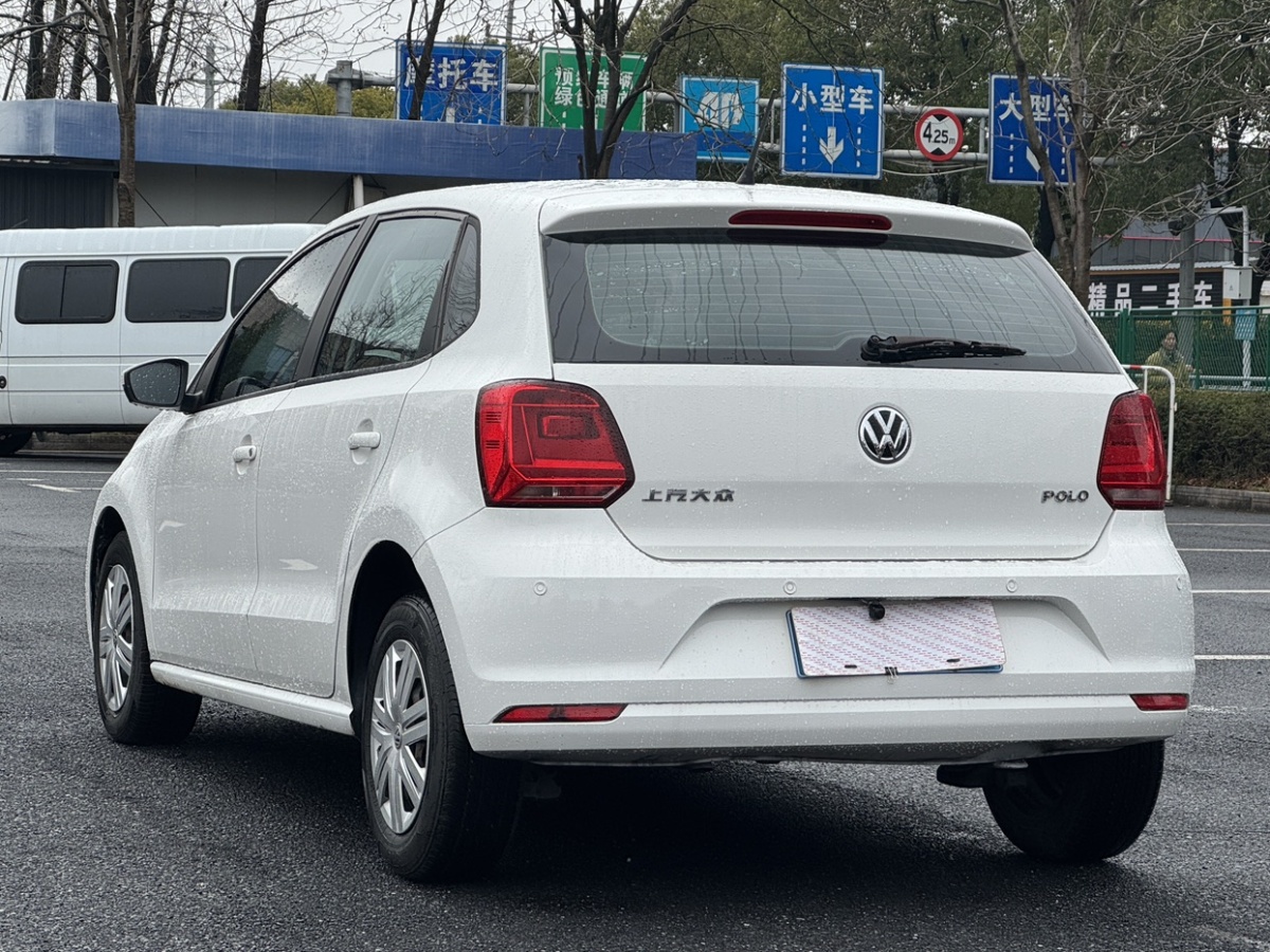 Volkswagen Polo 2018 car image #3