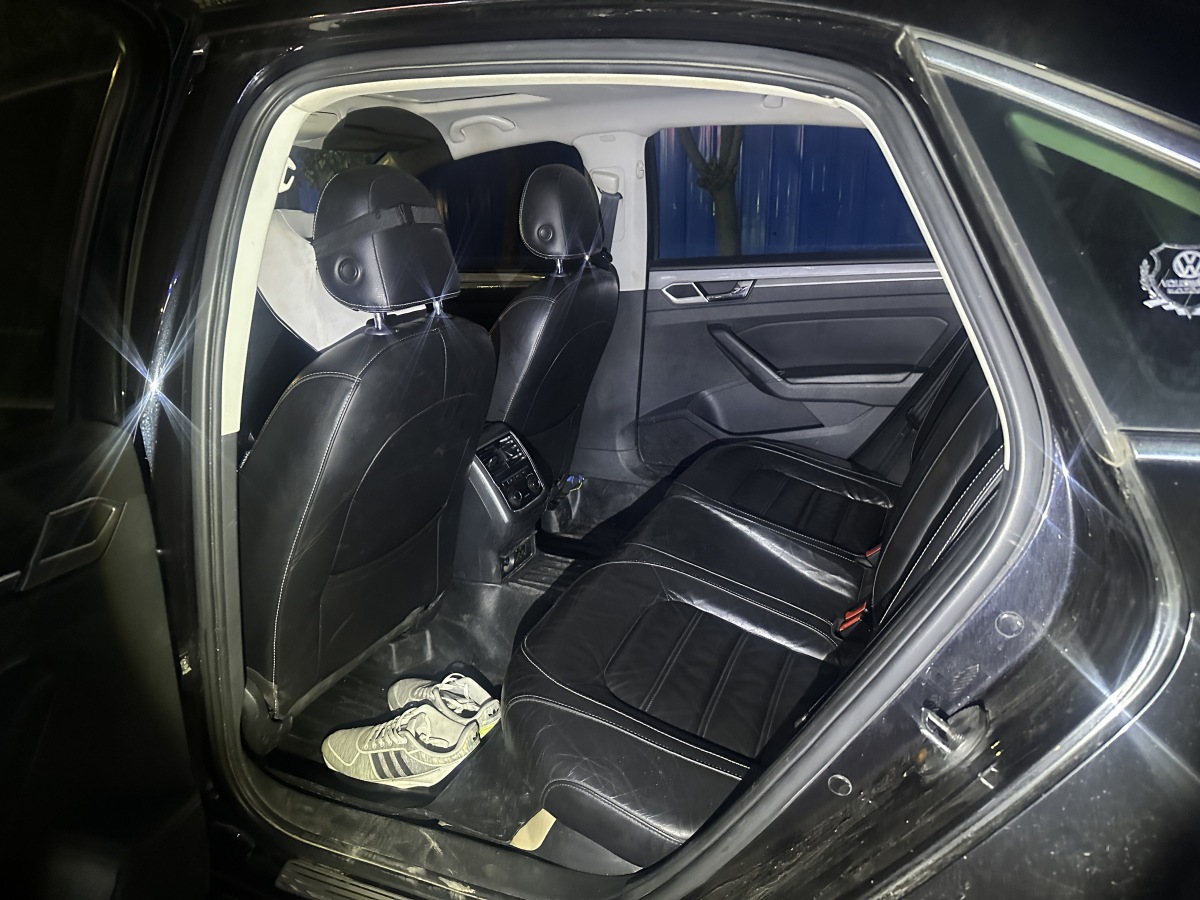 Volkswagen Passat 2016 imagem de carro #3