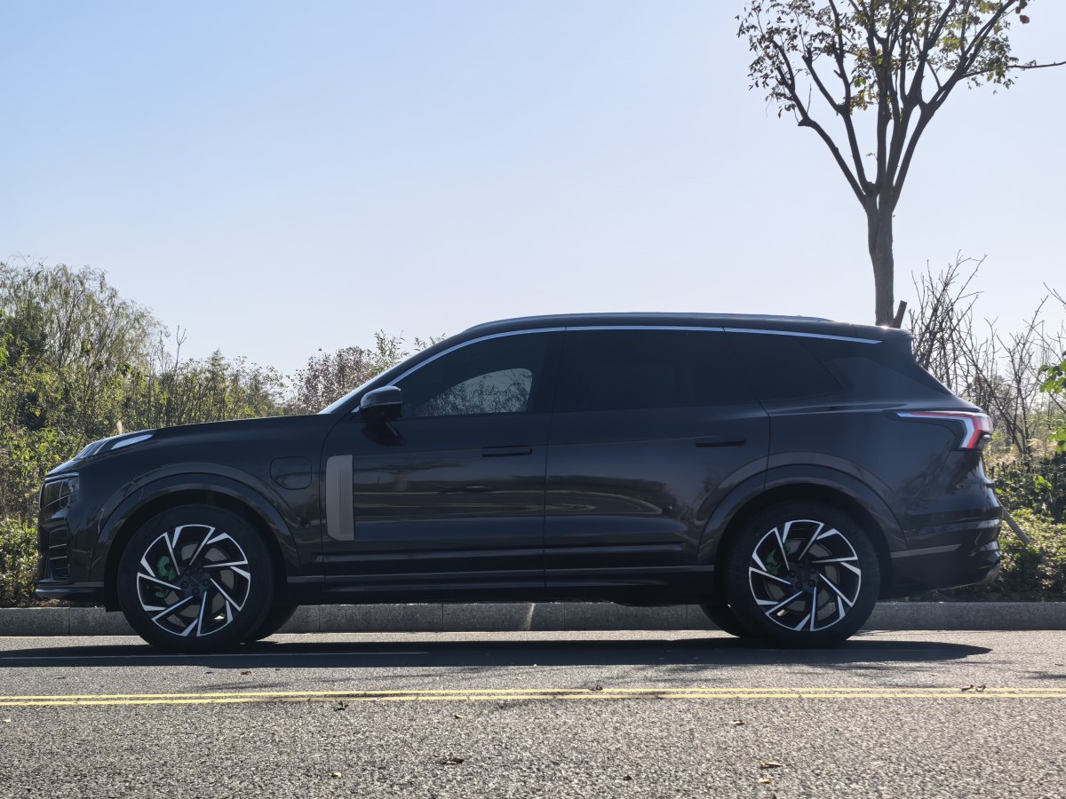 Lynk & Co 09 EM-P 2022 car image #3