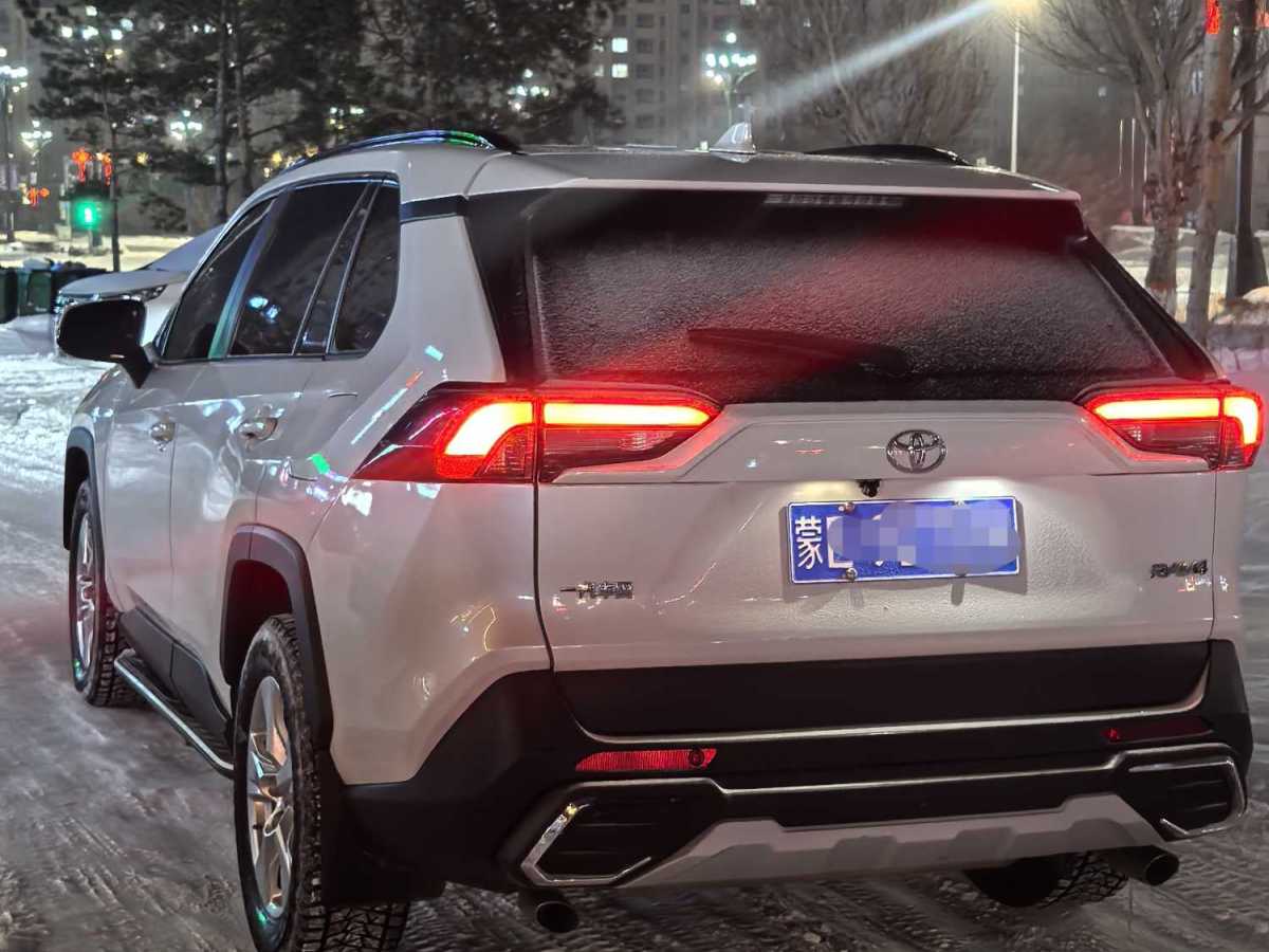 Toyota RAV4 2021 car image #3