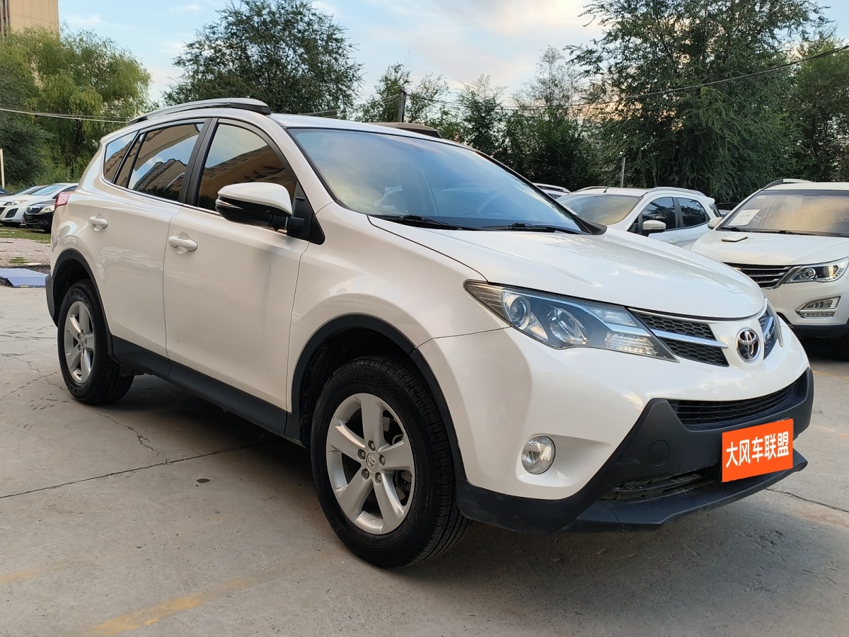 Toyota RAV4 2014 #3 Toyota RAV4 2014 car image #3