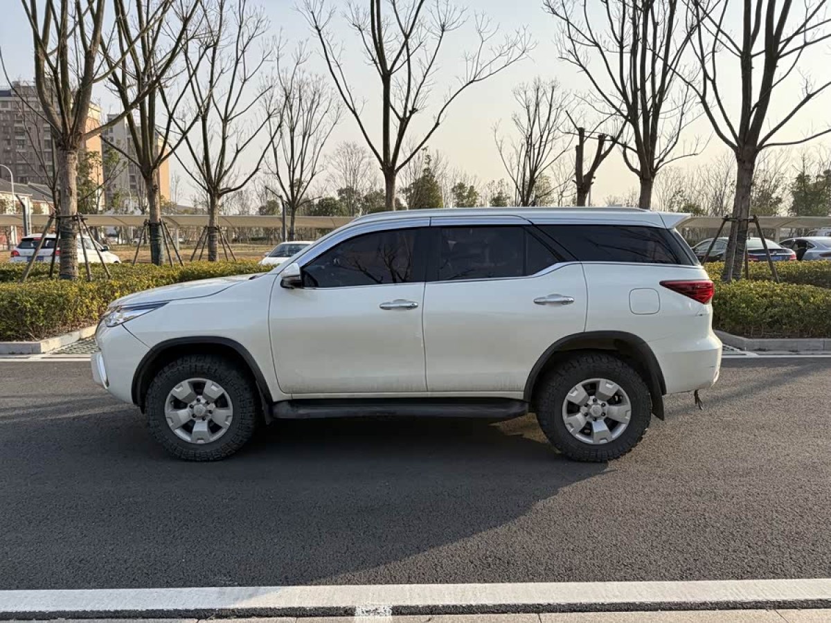 Toyota 2019 car image #3