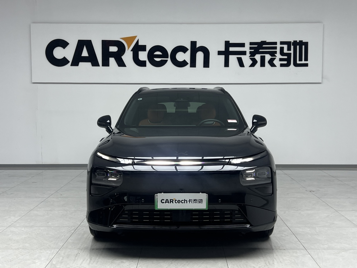 Xpeng G9 2025 car image #3