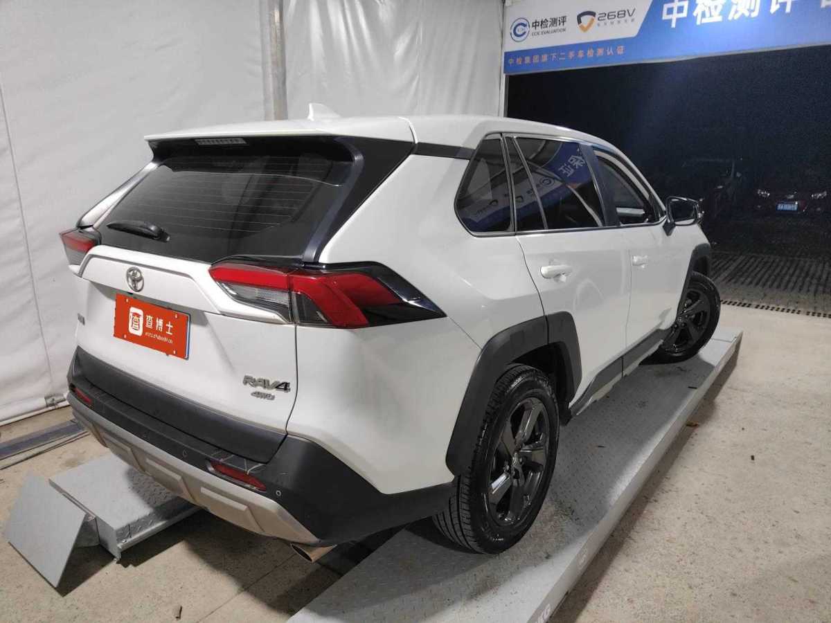 Toyota RAV4 2022 car image #3