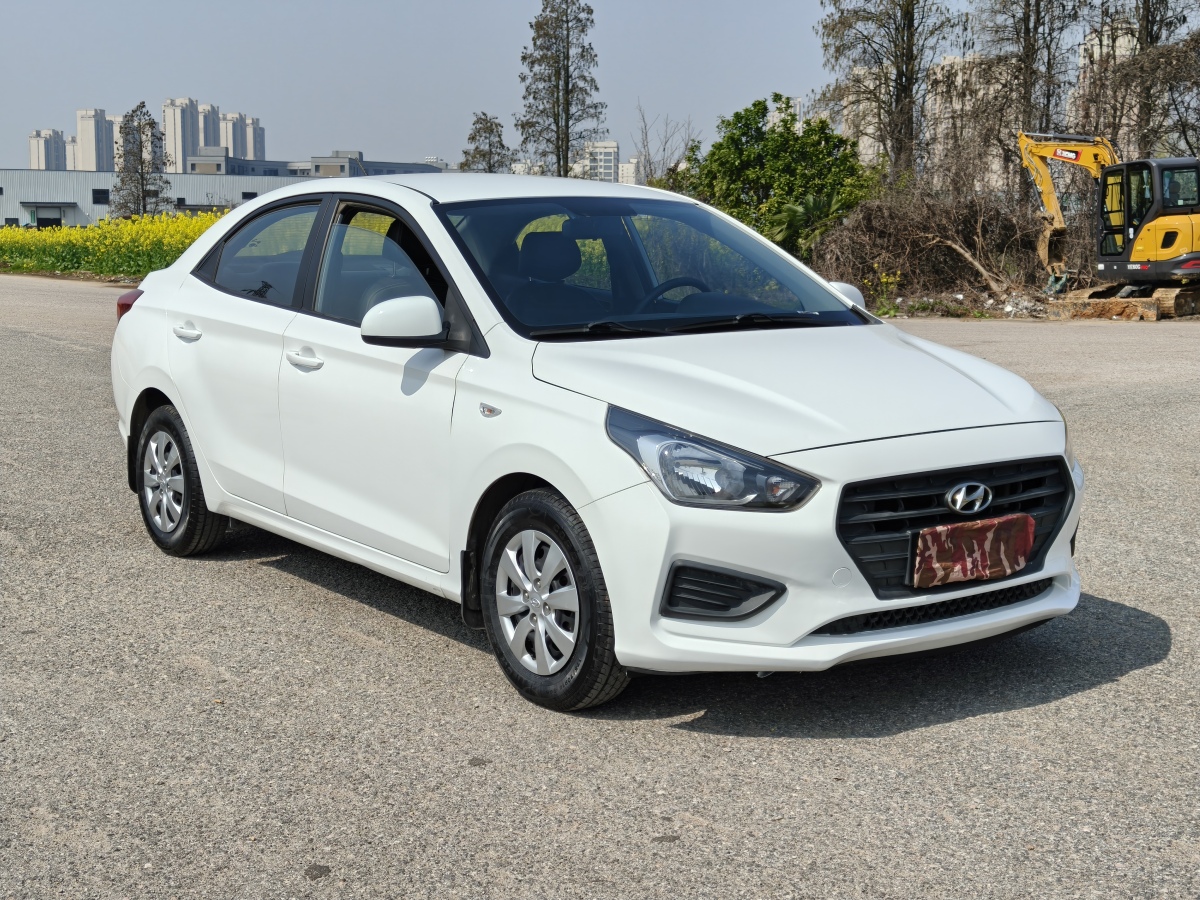 Hyundai Reina 2020 car image #3