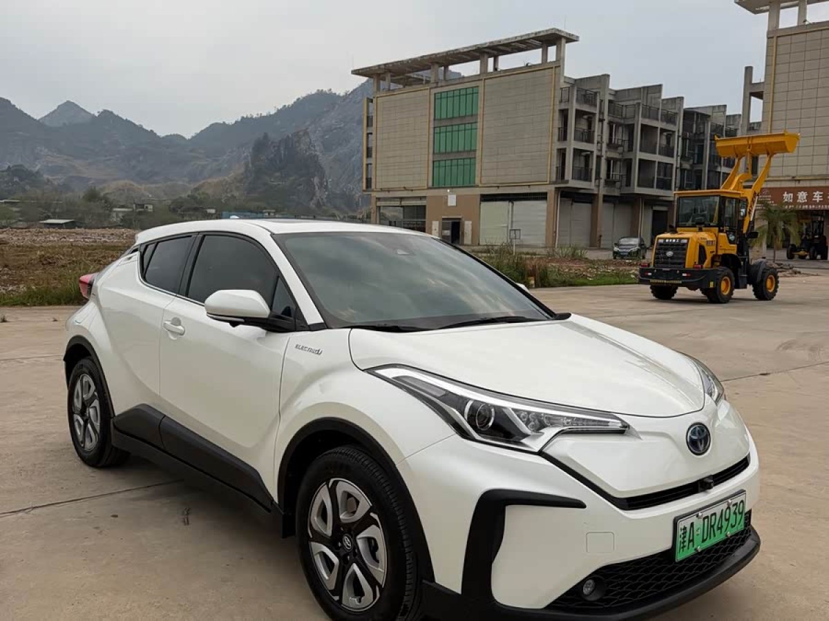 Toyota C-HR EV 2021 car image #3