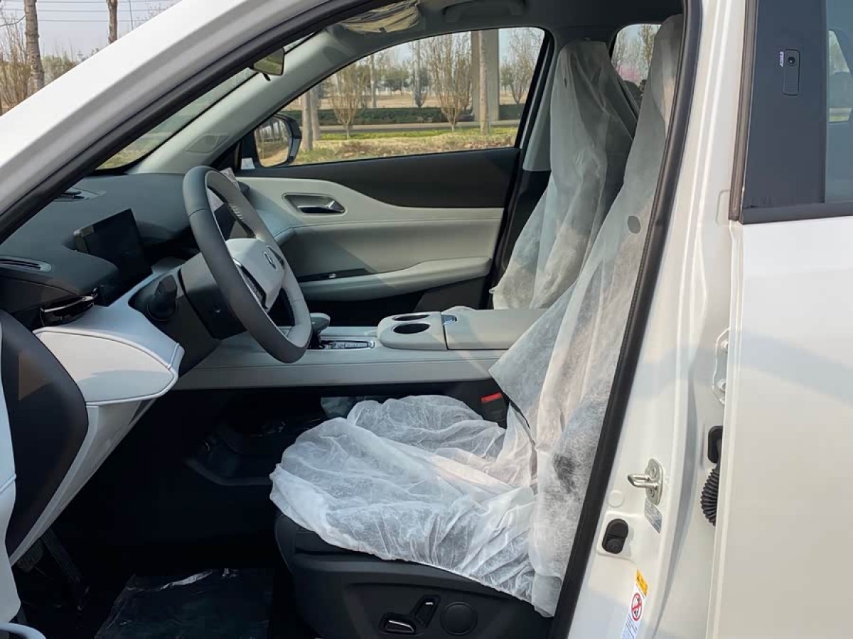 Changan UNI-Z PHEV 2026 car image #3