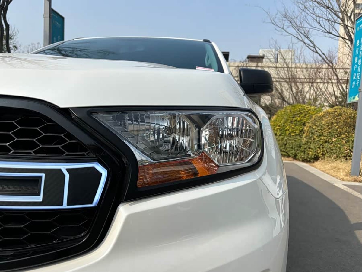 Ford Everest 2016 car image #3