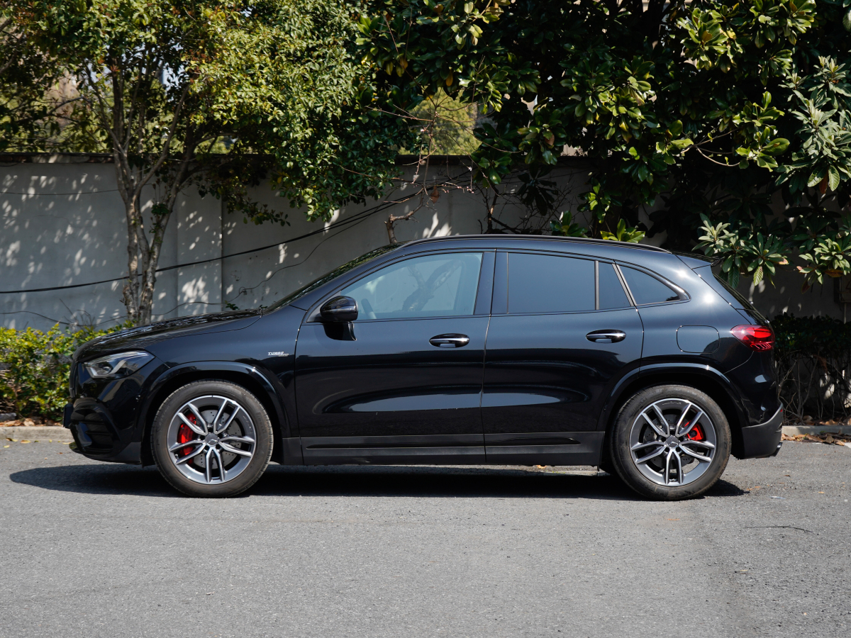 Mercedes-Benz GLA AMG 2024 car image #3